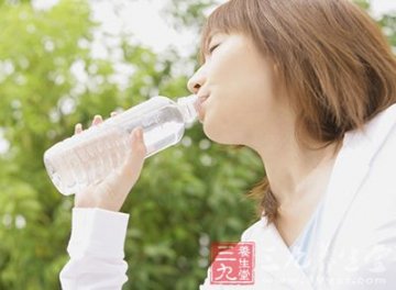 72小时不喝水 身体会怎样