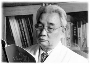 邱蔚六 跋涉者人生无驿站