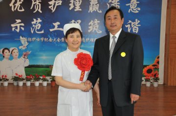王 妈 妈 的 故 事
