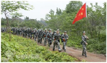 提升卫勤保障能力 第八一医院组织高强度战斗体能训练