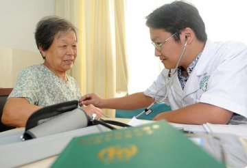 合肥：千名老人获赠千元免费医疗