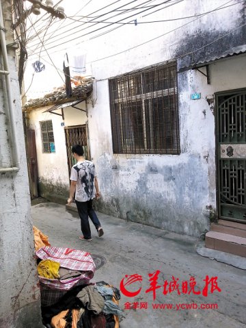 15蚊一件摆满半条步行街 惠州