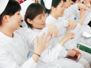 爱心天使 手语如花