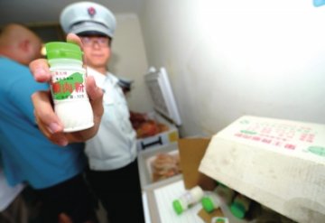 嫩肉粉随便加 北京一烤串黑窝点被端