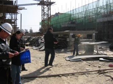 关爱农民工，送去新春祝福——河北省沧州市青县疾控中心春节前夕积极开展艾滋病宣传教育活动