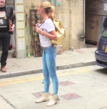 港闻：人体彩绘女模游香港