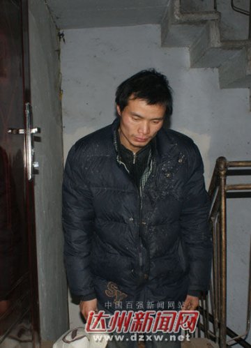 父亲为救重病儿子夜闯记者家下跪求助