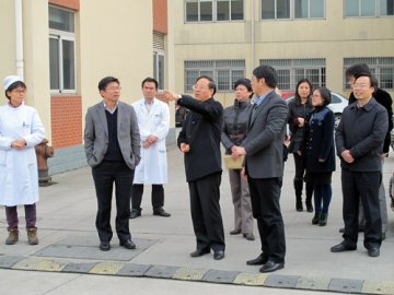 侯学元厅长在省荣军医院调研指导工作