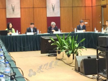 慢性病防制委员会召开年度会议