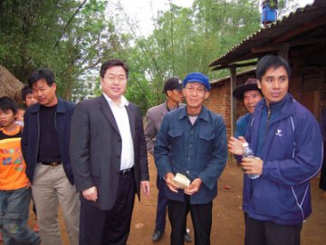 医学部党委赴雷州开展城乡基层党支部互帮互助活动