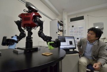 日本科学家研制懂思考会学习机器人