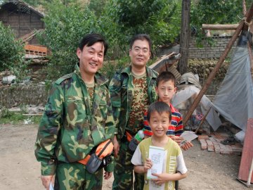 第6批平武县分队发挥各自专业优势提出建议