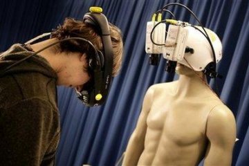 瑞典实验移魂换体 志愿者误认为进他人身体