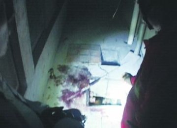 病人家属跌落医院化粪池身亡
