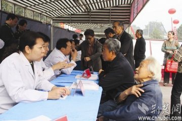湖北出台卫生惠民服务50条 急诊病人先看病再缴费