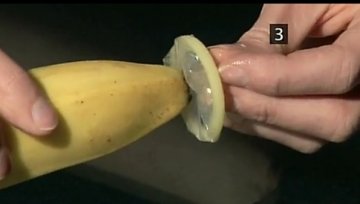 漂亮MM手把手教你戴避孕套