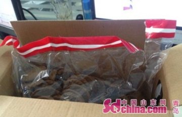 青岛沃尔玛饼干外表完好里面却遭拆封 质量遭质疑