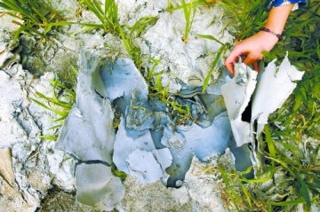 河南新乡造纸厂废水灌溉农田 农民种粮只卖不吃