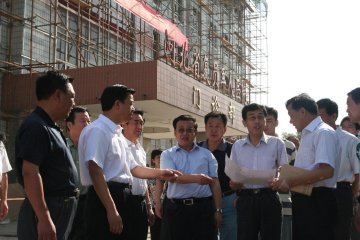 古怀璞厅长到省民政总医院检查指导工作