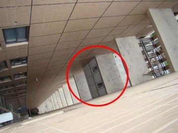 业主在21楼悬空建房续：公安城管研究拆除方案