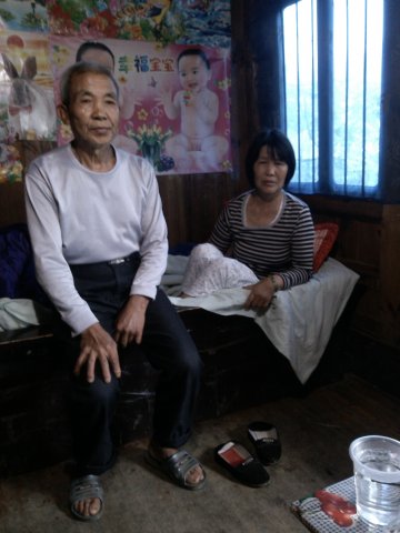 安化县民政局对待重大疾病救助对象进行专访
