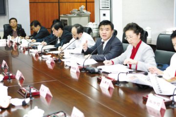 卫生事业改革发展方向更明确——卫生部机关、直属单位学习十七大报告座谈会侧记