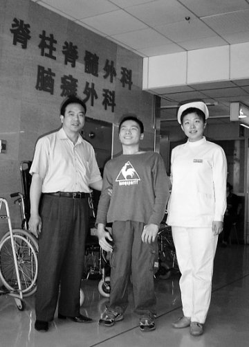 让脑瘫患儿站起来