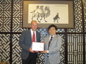 聘任世界卫生组织流行病学专家CHRISTOPHER DYE博士为中国疾控中心名誉顾问