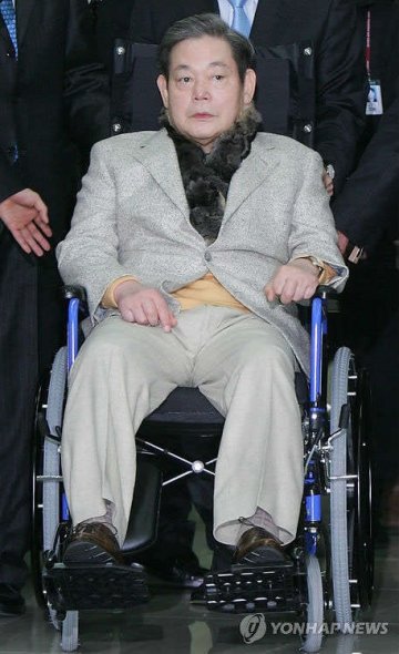三星会长因呼吸道疾病夜间住院：接受心肺复苏术