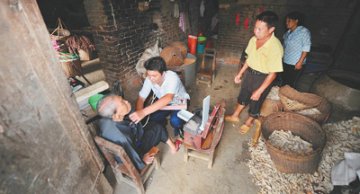 广西建新农合三级管理网络 农民看病可“一卡通”