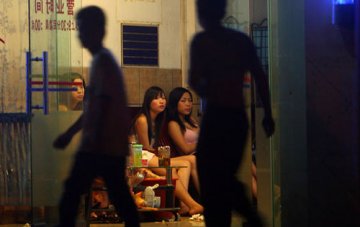 实拍各地警方扫黄现场