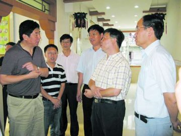 国家中医药管理局副局长李大宁视察四川遂宁市中医院