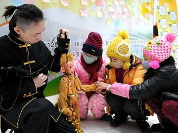 木偶剧“落户”医院