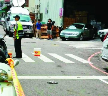 台妇疑产后抑郁抱婴堕亡