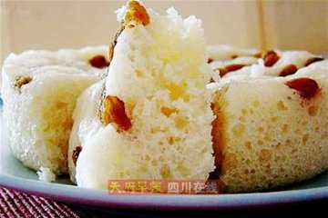 成都草市街人人乐超市查出“染色”蜂糕