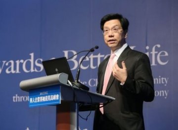 李开复病后首露脸 称容貌还美好时让大家再看一次