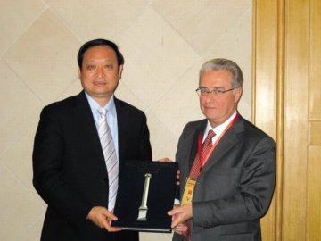 王国强会建议大利卫生部代表团