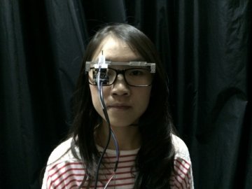 类似于Glass 可检测糖尿病的pupillometer可穿戴原型