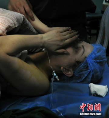俄罗斯靓模扬州隆胸求傲人身材