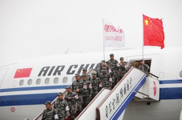中国医疗防疫救护队返抵北京