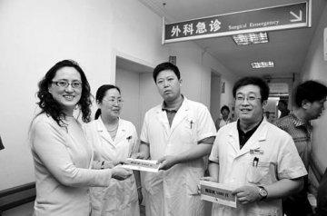 沈阳一医院向被打医护人员发放委屈奖