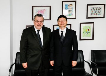 萨宾疫苗研究所首席执行官Michael W. Marine来访