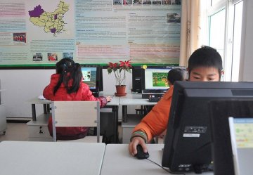 高清：探访中国唯一一所艾滋病患儿学校