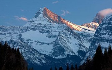 美国登山者尸体21年后被意外发现