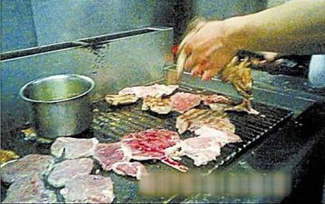 昆明绿茵阁坑客内幕：剩菜加工再卖给顾客