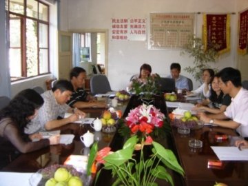 省食品药品监管局党组书记张笑春到安宁市调研