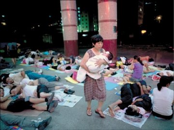 卫生部10分钟挂号新政被指无用 患者排队几昼夜