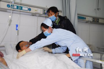 38岁男子腹腔大“改造” 八大器官成功移植