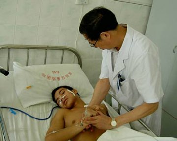 创造生命奇迹 一工人心跳呼吸停止50多分钟获救