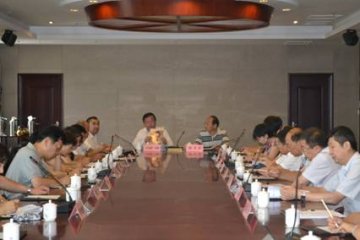 新疆自治区艾防委副主任、卫生厅厅长买买提·牙森到伊宁召开艾滋病防治工作座谈会